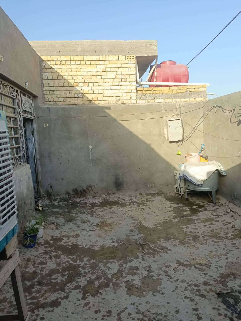 بيت للبيع طريق ياحسين خلف الحسينيات مباشره 130متر
عمود215،،،،،،،،‏‪***********‬‏ سعر مناسب
