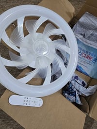 مروحة كبيرة • بإضاءة لونين • توصيل