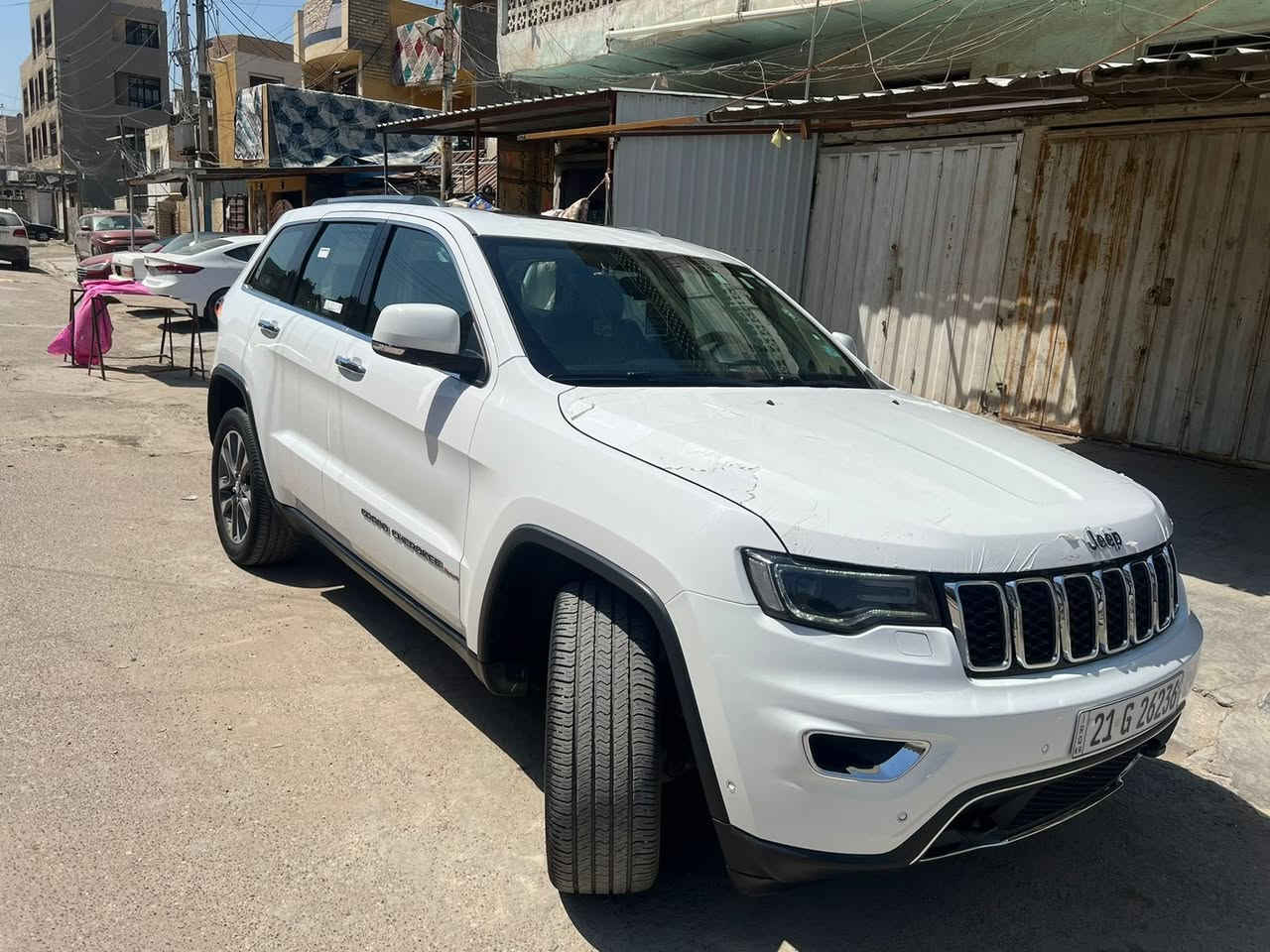 جيب 18 هارلم لمتد ماشيه 80 كم السيارة مكفوله من الشخط والرصعهً حتى دعامياتهة مكفوله مكاني بغداد سعرهة 27700$ وبيهة مجال ***********
