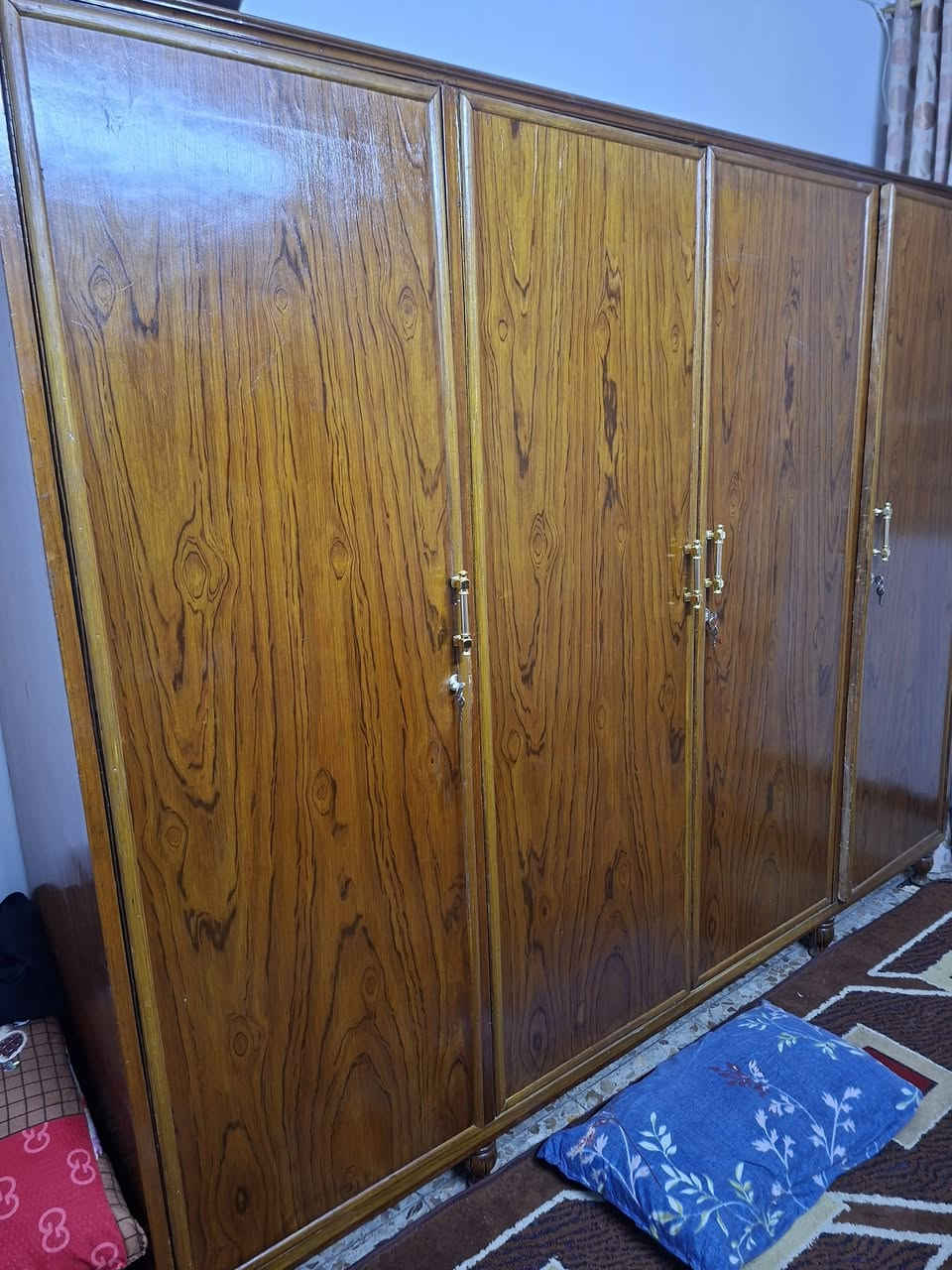 كاونتر ٣قطع السعر ٣٠٠الف الثلاجه ١٥٠الف الغساله ٢٠٠الف الكنتور ٢٠٠الف هاتف ***********
