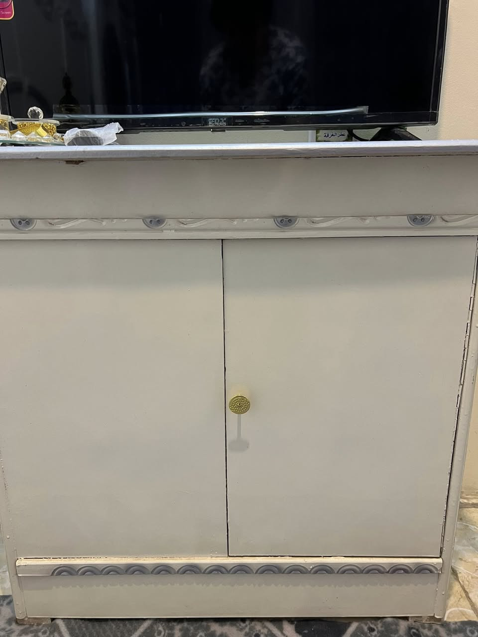 السلام عليكم غرفه اخشاب جديده ممستعمله هوايه ولله خوش غرفه نضيفه سعرها٧٥٠وبيها مجال للشراي مكاني الحريه يم جامع لعباس رقم ‭٠٧٨٠ ٩٣٧ ٠٩٣٥‬
