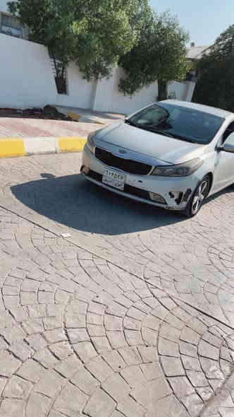 السلام عليكم كيا فورتي للبيع موديل 2018 
حادثه الماصده والدعاميه وصار بيه ربع البنيد صبغ 
والجالمغ صبغ والصندوك امبدل السياره بدون ارباك 
مواصفات السياره شاشه كامره تحكم جهتين 
مكان السياره بغداد السعر 104 وبيه مجال للشراي 
رقم صاحب السياره ***********9

صور الحادث مرفقه معه الصور غير متواجد على الفيس
