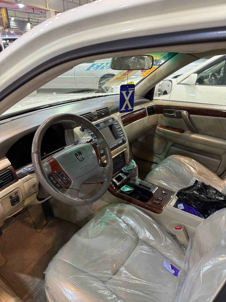 TOYOTA CROWN ROYAL SALON 👑
للأستفسار 📲 

***********ابو علي الرماحي •

   للبيع تيوتا كراون2001

    اللون      محجل   🤍  .

❗️السياره جديدة طك كارتون رقم گركوك  بأسمي شرط مداور ثاني يوم  تحويرة نجف فوك جوه بالكامل ☝🏻  .

مكفوله كفاله عامه من  كص وضربه ونقل جثه ورسميات والاصوليات.

المواصفات 👇

3 دگم . 

فتحه سقف سلايت . 

گير ومكينه وحداديه بالكارتون. 

ثلاجه خلفيه .

محرک ديفور الكبير شاصي 175 .

اربع كشنات كهرباء .

ستيرن كهرباء.

برده خلفيه كهرباء أصليه.  

تبريد قطعتين امامي .

تخم تاير جديد. 

ويل 16 نجمه .

تبريد ثلج + تدفئه.

غراض مال جنطه كامله.

والسياره ماعايزه برغي كامله على اخر حبايه.

والسياره بالواقع اجمل من الصور بهواي

السعر163 💵 وبيها مجال للطيبين 

العنوان🏠 // بالنجف المعارض الجديدة 

معرض بركات سفير الحسين قرب الصيرفه
