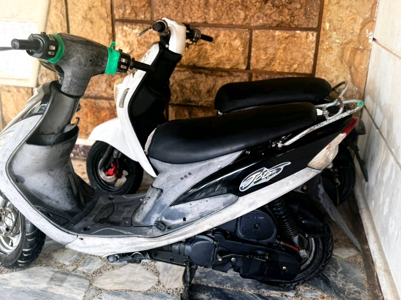 السلام عليكم ورحمة الله وبركاته 🤍 
ظراجه ماكس منغولي 🪬 
دراجه نضيفه كلش النضافه ميه ميه ❤
الدراجه كلشي مابيها 🤎
الدراجه جميع كرهبائيات شغاله 🖤
العنوان بغداد المشتل 📍