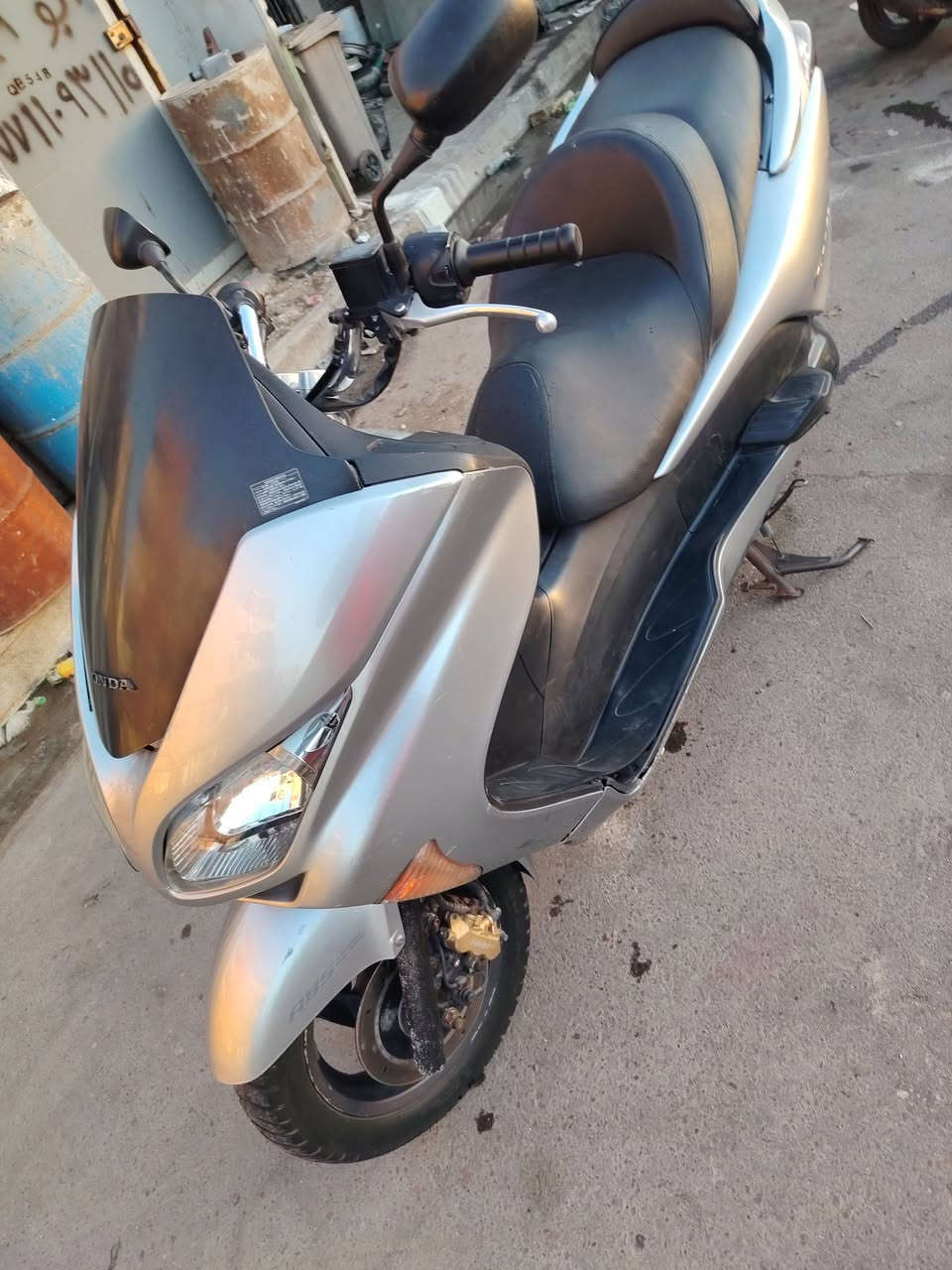 سلام وعليكم 08لبيع بصمه دراجه جديده مفتوحه السعر 1250وبيه مجال لشراي يتصل رقم ***********عنوان بغداد حي القاهرة
