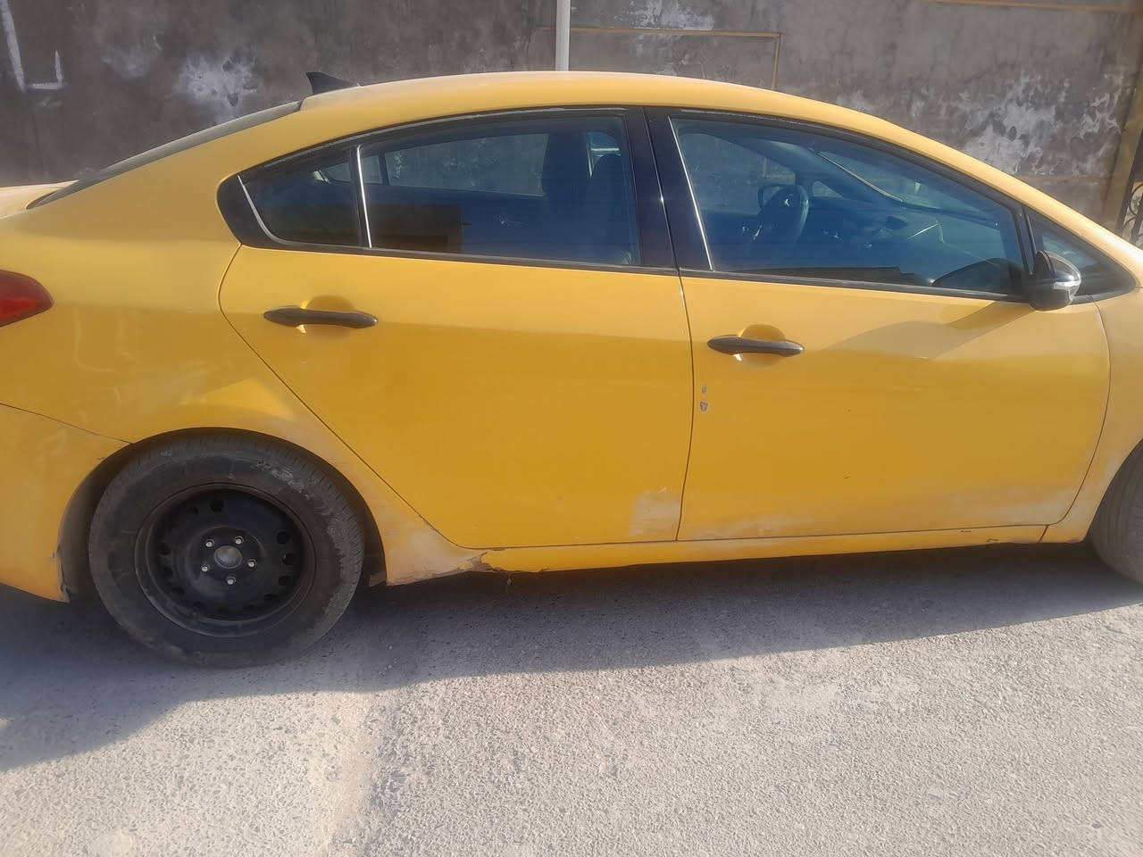 سلام عليكم كيا فورتي خوديل ٢٠١٦ حادث جاملغ خلفي سياق معمر نفسه مكينه مفتوحه دوش ٢٠٠٠ الشراي يتصل ***********السعر١٠٠
