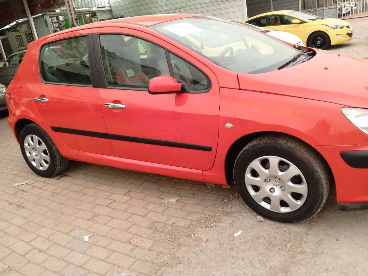 السلام عليكم بيجو 2005 بيه مكانات صبغ مكفولة من الظربه كير مكينه صدر تخم تاير  كهربائيات دواخل بلاد تبريد ثلج ثلاجه شغاله السعر 55 بيه مجال حك الجيه ***********
