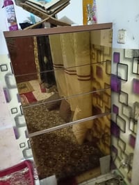 ميز 6 جرارات ذهبي للبيع 07749330690