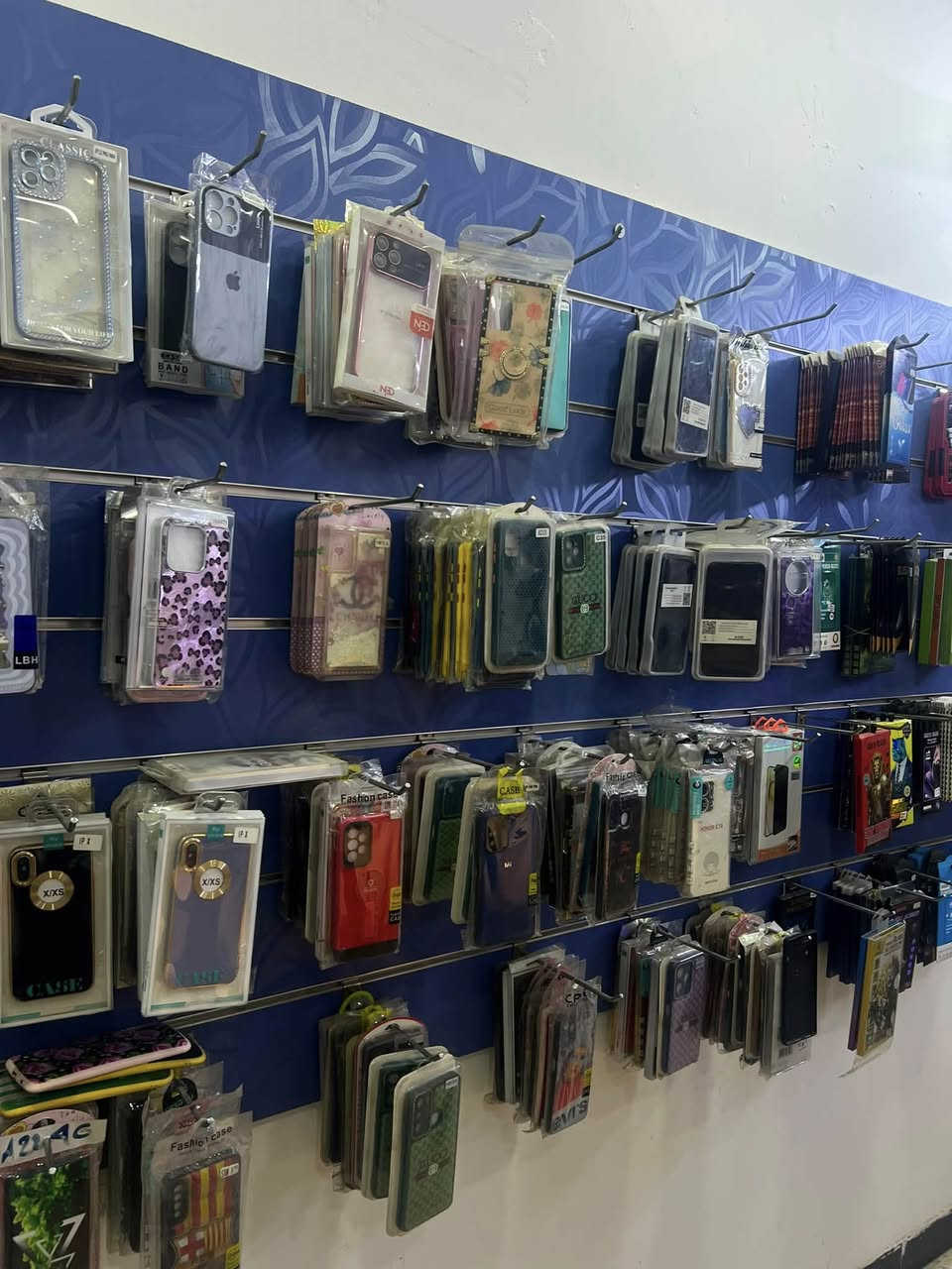 غراض محل مال موبايلات ميوزهه اثنين وتعلاكات
***********
