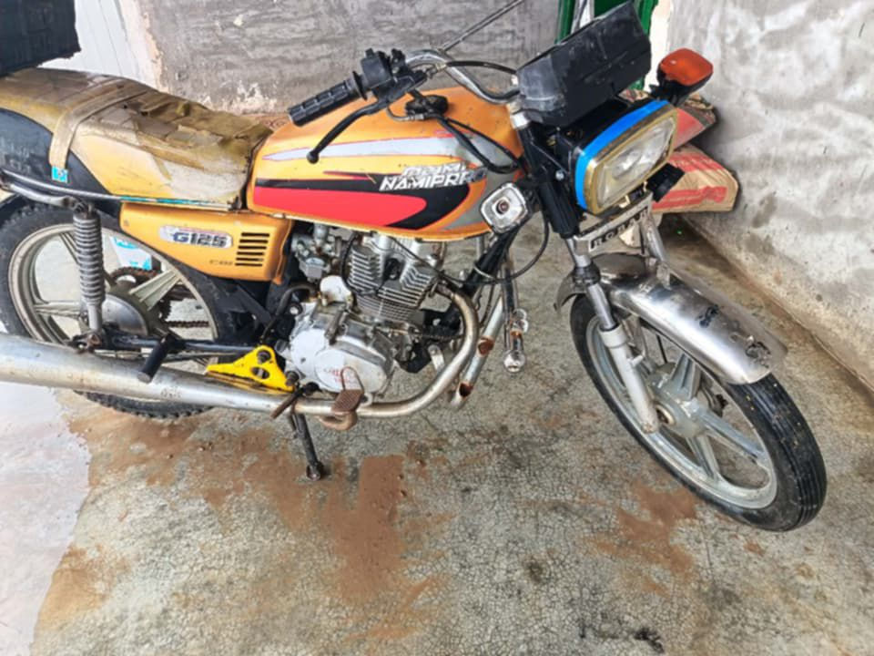 السلام عليكم  يوجد موطور للبيع موديل  20 خمسه كير محرك نضيف  كهربائيات شغاله   سعر 280 بيه مجال شي  قليل   يرهم مراوس تصال ع رقم  ‏‪0785 868 0691‬‏
