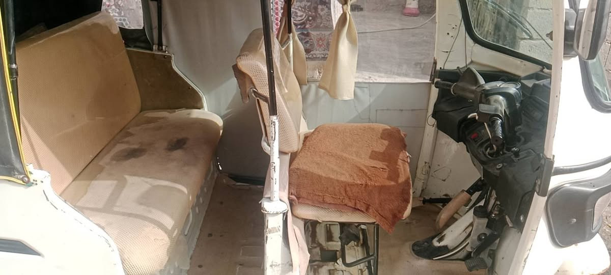 تكتك للبيع موديل 2021 محرك جديد صارلي شهر شادة كسر كارتون تكتك نضيفة ومابيهة اي نقص سعر 5.700
البوب مالتهة موجودات بس بيهن طخات بسيطة
للاستفسار ***********
