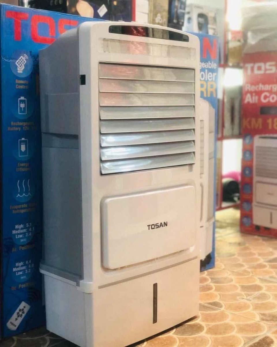 مبردة قابلة للشحن من نوع Hero، طراز KM 18RR.

▪️بطارية 12 فولت ▪️7 أمبير، ▪️وتعمل على البطارية أو الكهرباء المباشرة.

تتضمن👇👇
▪️ جهاز ريموت كونترول للتحكم عن بعد 
▪️ثلاث سرعات للمروحة
▪️تستخدم حلفات سيللوز لتبريد نقي وصحي
▪️تعتبر موفرة للطاقة بغداد, العراق


**إذا كنت صاحب هذا الإعلان وتريد حذفه لأي سبب، رجاءا أرسل رسالة إلى الدعم الفني**