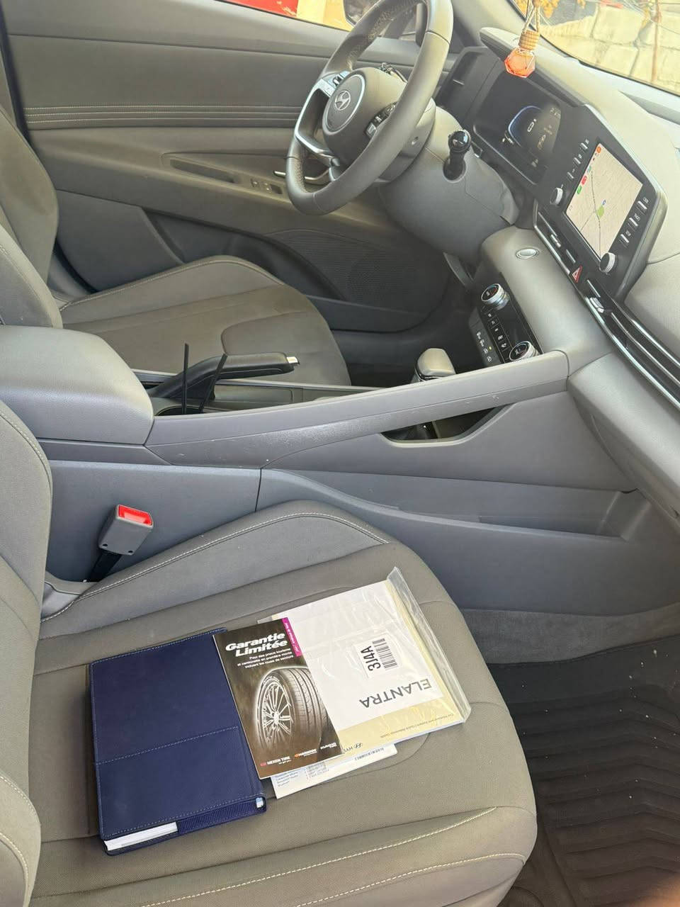 النترا 2025 دخول جديد احمر كرزي
الممشى 3553mi.  ((كفالة عامه)) بيهة بارد بخشم المدكر الامامي الايسر نص فول
السياره بأسمي بدون رقم السعر 155 بيهة مجال
محرك 2000cc
تشغيل عن بعد
نقطة عمياء
رادار
كاميرا خلفيه
إلخ...

0773 562 2665 البصرة, العراق
