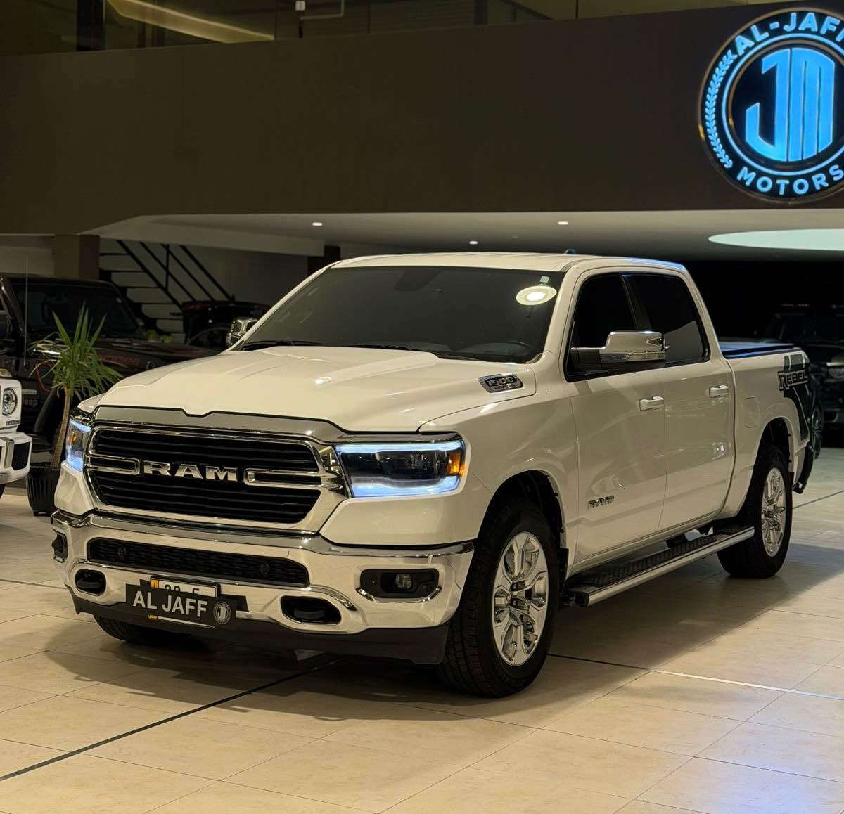 ‏‎السلام عليكم

للبيع بسعر جدا مناسب 🔥🔥🔥

دوج رام موديل 2021 باب طويل بدي قصير (المرغوب)محرك 8 سلندر 5700 ماشيه 48 الف كلين تايتل

🚨مواصفات (فور ويل وكامرا وحساسات و تشغيل عن بعد وكشنات تدفئة وستيرن هيتر وبصمه و تحكمات ستيرن ومري كهرباء وكشن كهرباء وبعد هوايه مواصفات.

🚨السياره كلين تايتل مكفوله من كلشي 

🚨گير ومكينة بشرط بدون خلل او فتح

🚨رقم وفحص وهزه جديد وسنويه جديده لحد 2030

السعر : 298 $ ورقه 

للاستفسار: *********** كاوه جمال 

العنوان: السليمانية المعارض الجديده شركه (الجاف موتورز ) السليمانية, العراق
