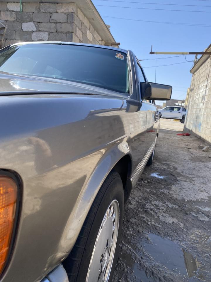 سلام عليكم مارسدس رئاسي 300مكينه وكير بلادعنكبوتً مكينه كير حداديه إماميه. وخلفيه. وتخم تاير جدد سياره جديده دواخل جديده تبريد. ثلج 🧊 سياره مكفوله من الضربه مصبوغه عام فقط مكفولهً من الضربه سياره جديده بمعنهً الكلمه ما نقصها. برغيً كهربائيات. كلها شغاله. من الطول. الطول. اريل. كهربائي رقم بغداد نكليزي. تحويل ثاني سنويه. جديده هزه جديده وسياره بل عافيه. عل ياخذها. السعر 58وبيها مجال الشراي مكاني كربلاء رقم الهاتف ***********/***********
