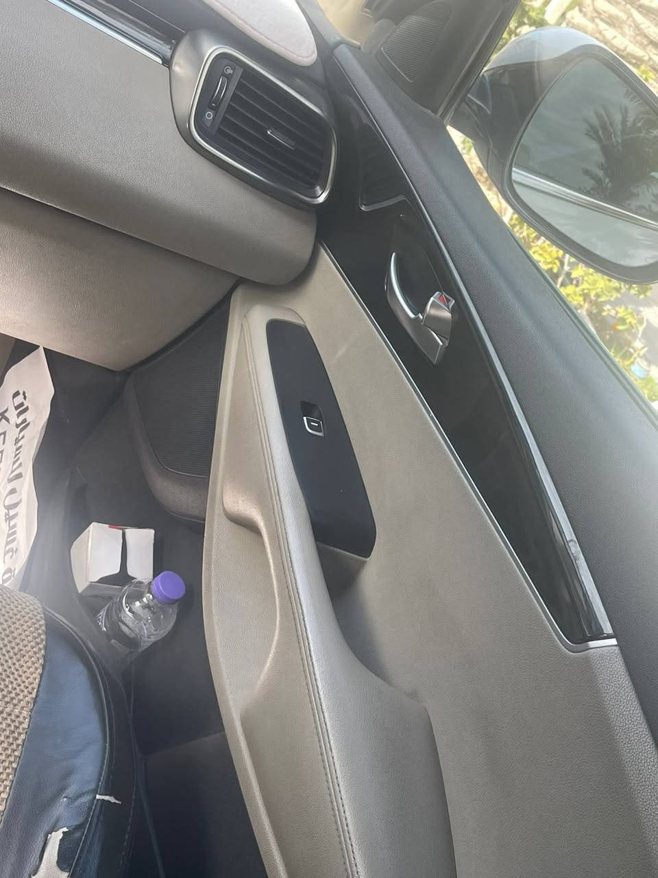 السلام عليكم سورنتو 2019 ماشيه  خليجي 160الف رقم بغداد كفاله عامه بالصور لاتكحيل بارد شبر بطرف البنيد بالسياره 
مواصفات سياره
حساسات اماميه خلفيه
محرك 6 سلندر
بردات خلفيه بلادي
اريل نفكيشن GPS9
4 وضعيات قياده سمارت ايكو سبورت نورمل 
كشنات كهربائيه
مكان السياره النجف الاشرف
السعر 255وبيها مجال
ملاحضه السياره اني جانيها مشتريها زيرو مو بياع شره ومرتب بيها هاتف -***********.بدون مراوس
