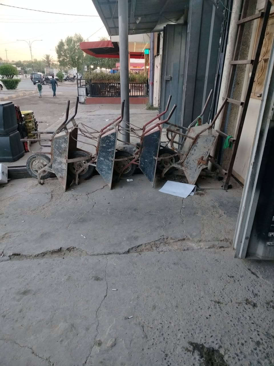 ونج صيني ابو الكير عدد  ( 2 ) نضيفات كامل سكله وعرباين  سعر الواحد 500 وبيهن مجال بغداد الشعلة ***********
