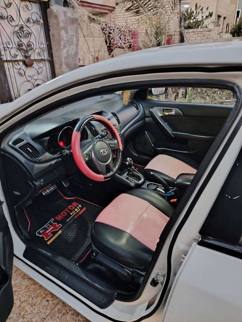 سيا ره موديل ١٢ خليجي كامل مواصفات عدى البصمه
بيع وراس حسب قناعه الاتصال على الرقم ***********
