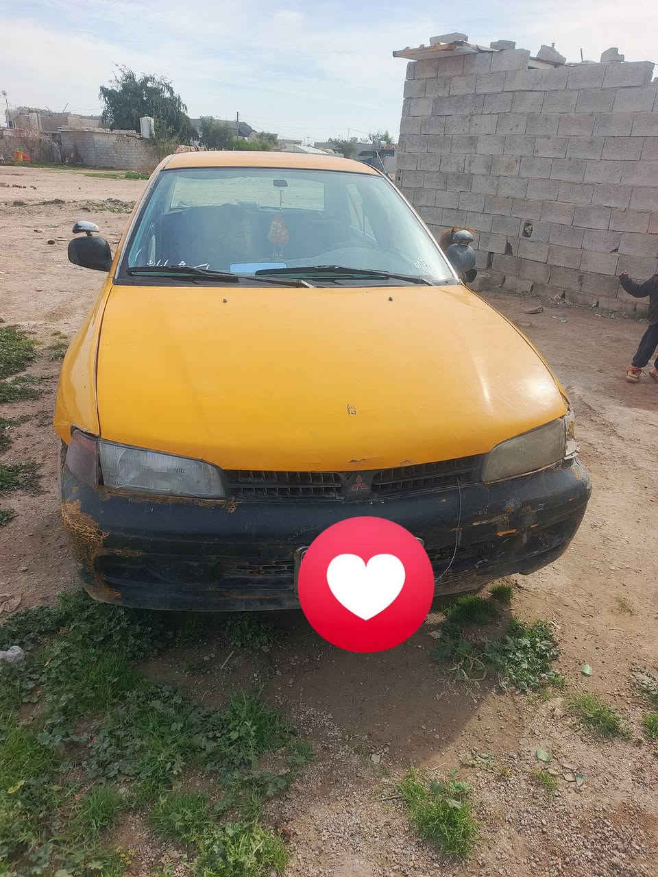 مستبوشي ميراج موديل 2000. كير محرك بلادي بلشرط سنوية عضم عاج منتهية دفتر بانزين بيها سيارة لوك كدام العين بسعر مناسب جدا يرهم مراوس حسب القناعة ***********
