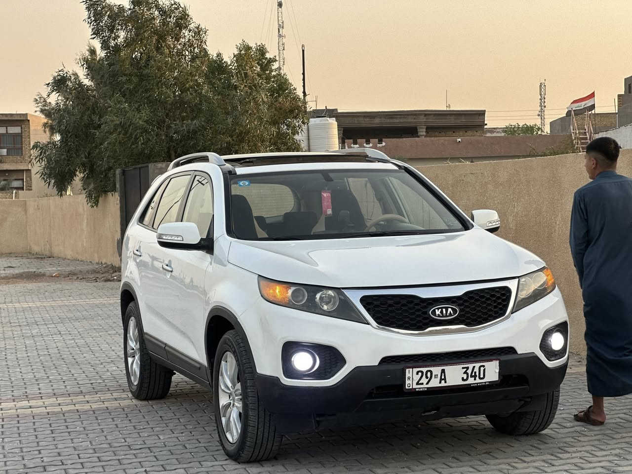 سورنتو مديل ١٠ خليجي
رقم واسط دولي سنويه جديده تحويل مباشر 
السياره فول ٦ سلندر ٧ راكب ٣ قطع تبريد 
شاشه وكامره  السياره جاهزء مكينه كير مكفولات 
تخم تاير جديد. حداديه امامي وخلفي  جديد 
سعر ١٣٨ 
عنوان واسط     السياره مكفوله من الضربه والتبديل بيه باب العبري نص منه صبغ وجاملق امامي بدوان دواخل فقط رش اثر شخوط 
***********
