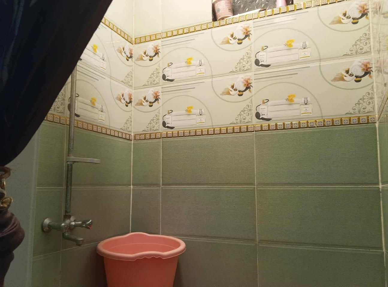 بيت تجاوز قرب عماره المصري ***********
