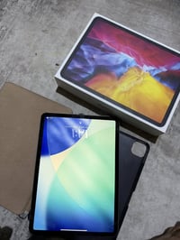 ايباد 11 برو M2 • نضيف • كفر وكارتون
