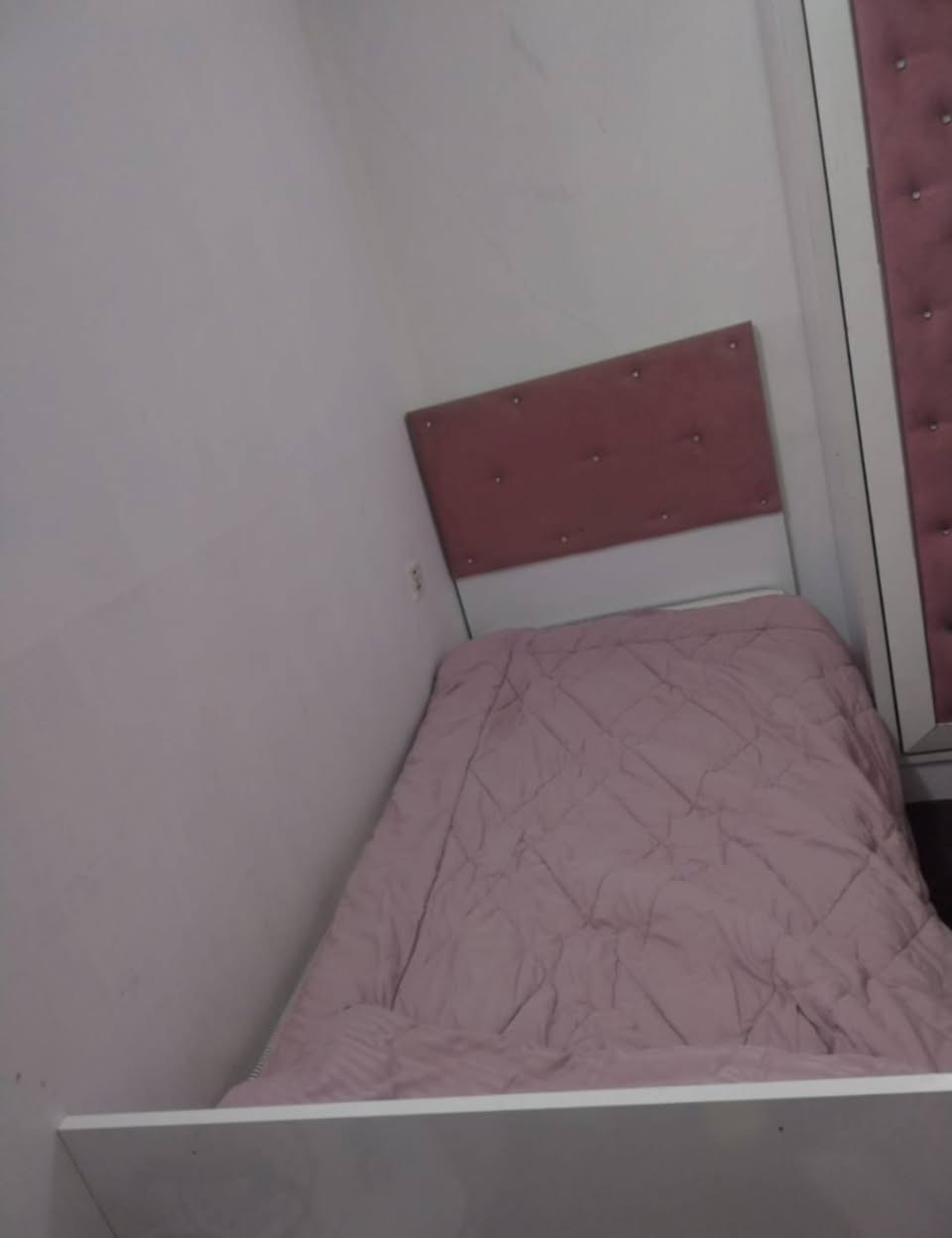 كنتور و سرير و اثنين جرارات
السعر ١٠٠ الف


**إذا كنت صاحب هذا الإعلان وتريد حذفه لأي سبب، رجاءا أرسل رسالة إلى الدعم الفني**