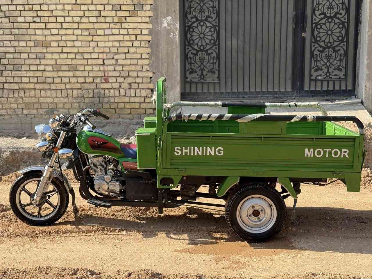 سلام عليكم ستوتة موديل 23 نضافة كدامك نضيفة عارضهة 2500 وبيهة مجال مكان حلة ***********
