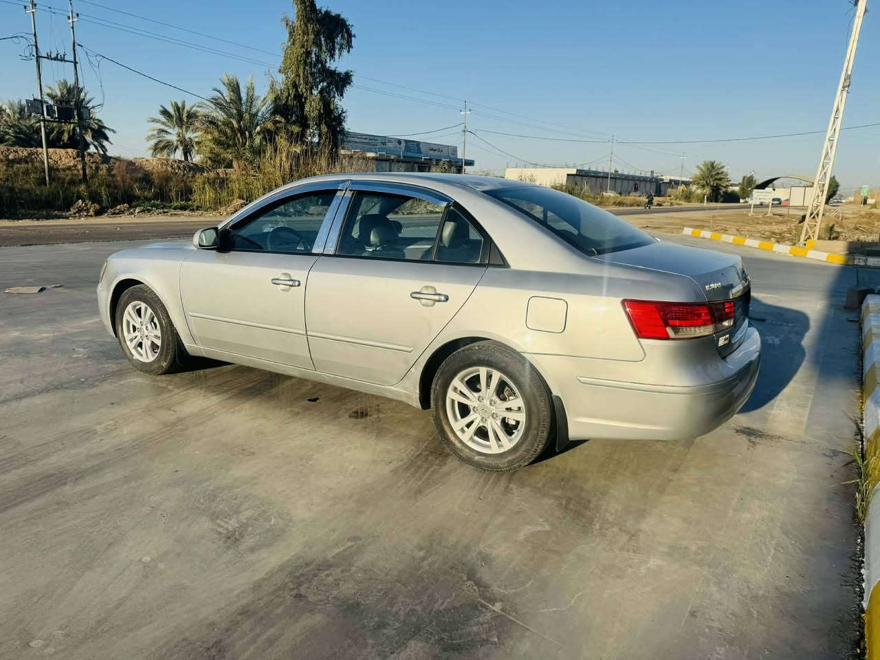 السلام عليكم سوناتة 2009 رقم بغداد مشروع وطني   باسمي  وارد خليجي مكينة 2400 كير 5 نمر مكينة وكير مكفولات حداديه امامي وتخم تاير جديد منضومة تبريد جديدة شرط ثلج سيارة مكفولة من الضربة بيهة خياسات وصبغت الدواير مال الجاملغات الخلفية والدعامية وياهن سونارهة داخل المنشور وكل تفاصيلهة واضحة السعر 116 وبيهة مجال مكاني واسط الصويرة *********** ***********
