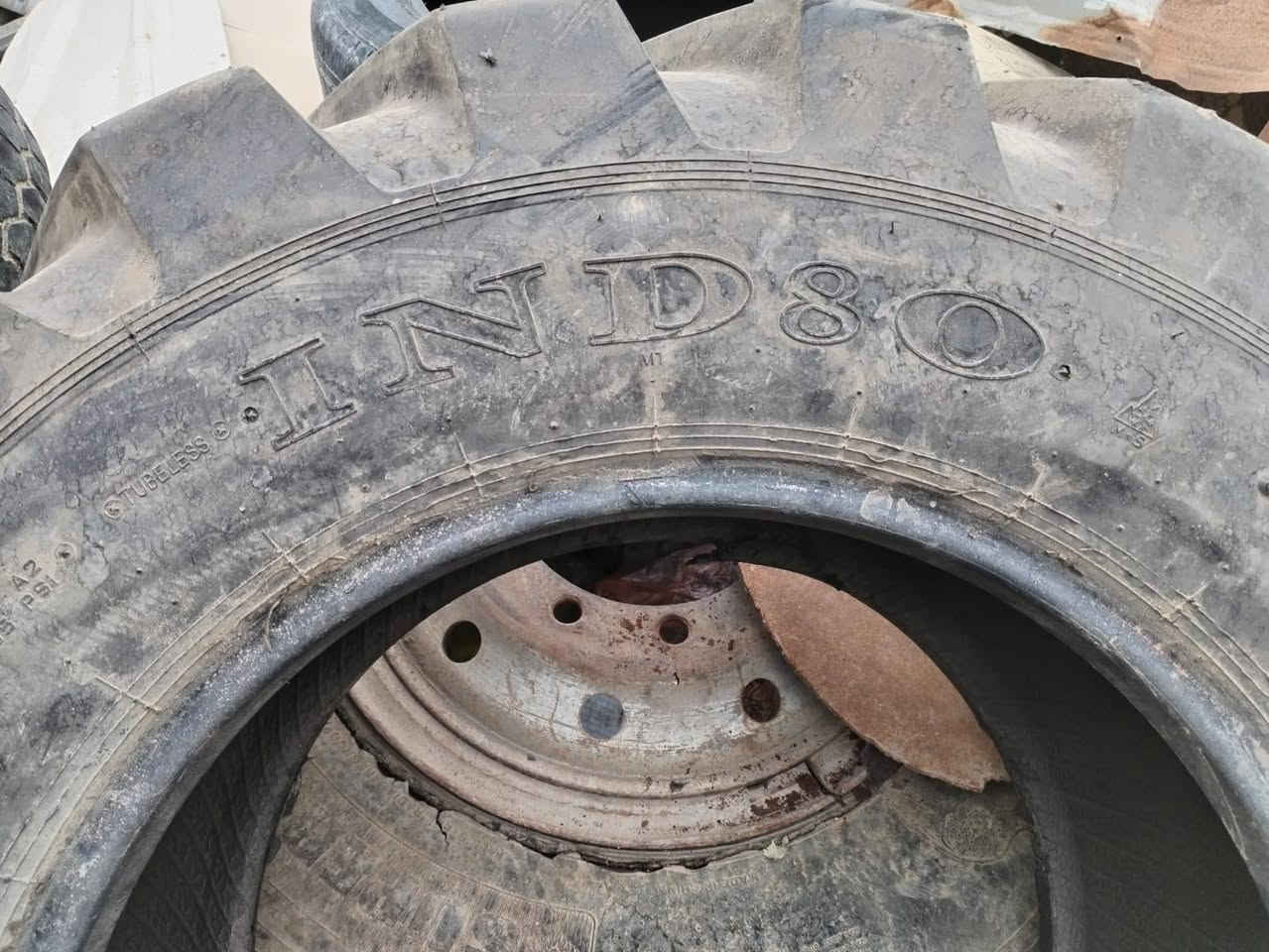 السلام عليكم 
زوج تايرات صنع تركي مستخدم شهر واحد ومتروكات قياس 405\70\24  السعر ٧٥٠  الف مكاني بغداد


**إذا كنت صاحب هذا الإعلان وتريد حذفه لأي سبب، رجاءا أرسل رسالة إلى الدعم الفني**