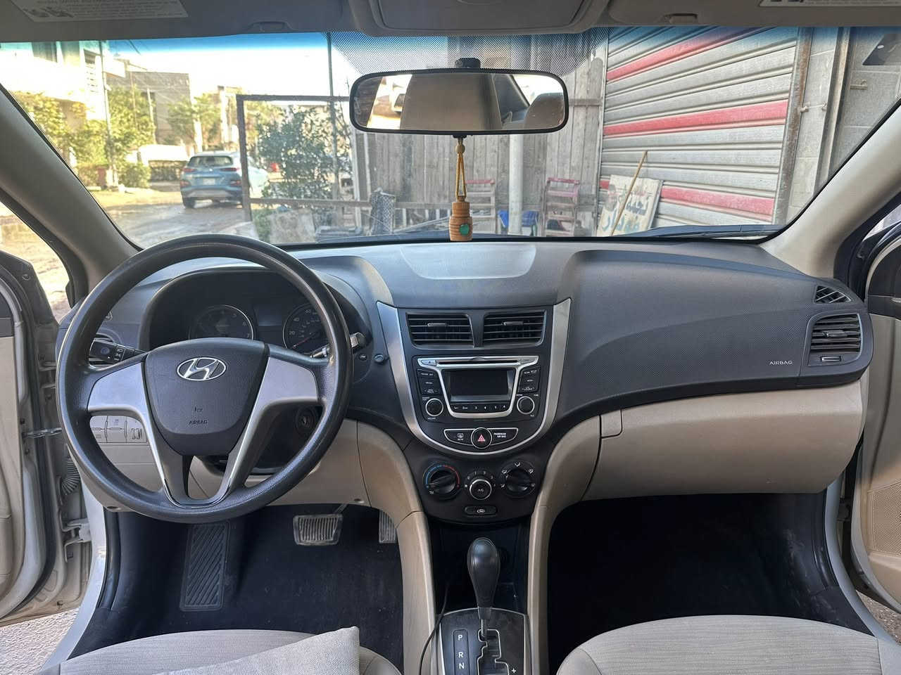 سلام عليكم
اكسنت موديل 2015 ماشية 75 الف ميل وارد امريكي حادثهه سرقة جاملغ وبنيد فقط 

السيارة عليهه تخم تاير جديد دهن جديد والسيارة مال وعلى ايدنة من ال 2019 سنويتهه لل 29 

السيارة يرادلهه فقط اعادة صبغ البنيد والجاملغ

السعر 98 وبيهه مجال للاستفسار ***********
