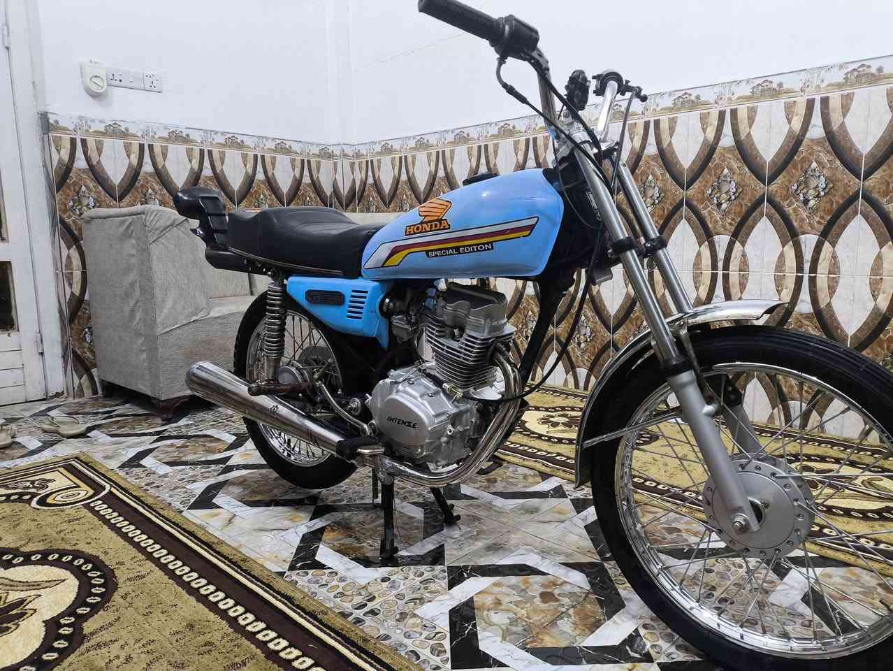 دراجه لبيع مكينه 25 شاصي17ارشه اوراق السعر675 هذه رقمي ***********
