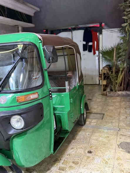 السلام عليكم 
للبيع 22 شهر11مضلع اخت زيرو رقم وسنويه تحويل ثاني يوم مباشر كفاله عامه مكينه وكشر بعدهي ع وضع لشركه كهربائيات شغاله تخم تاير جبلي اصلي دوشمه كوستر تراي زيرو العنوان الشماعيه الكفائات رقم 📱 ‏***********
