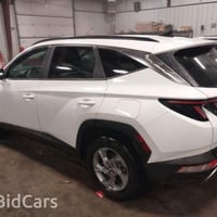 للبيع فقط  هيونداي توسان امريكي كلين ضربته بالصور راجع جاملغ بارد بدون...