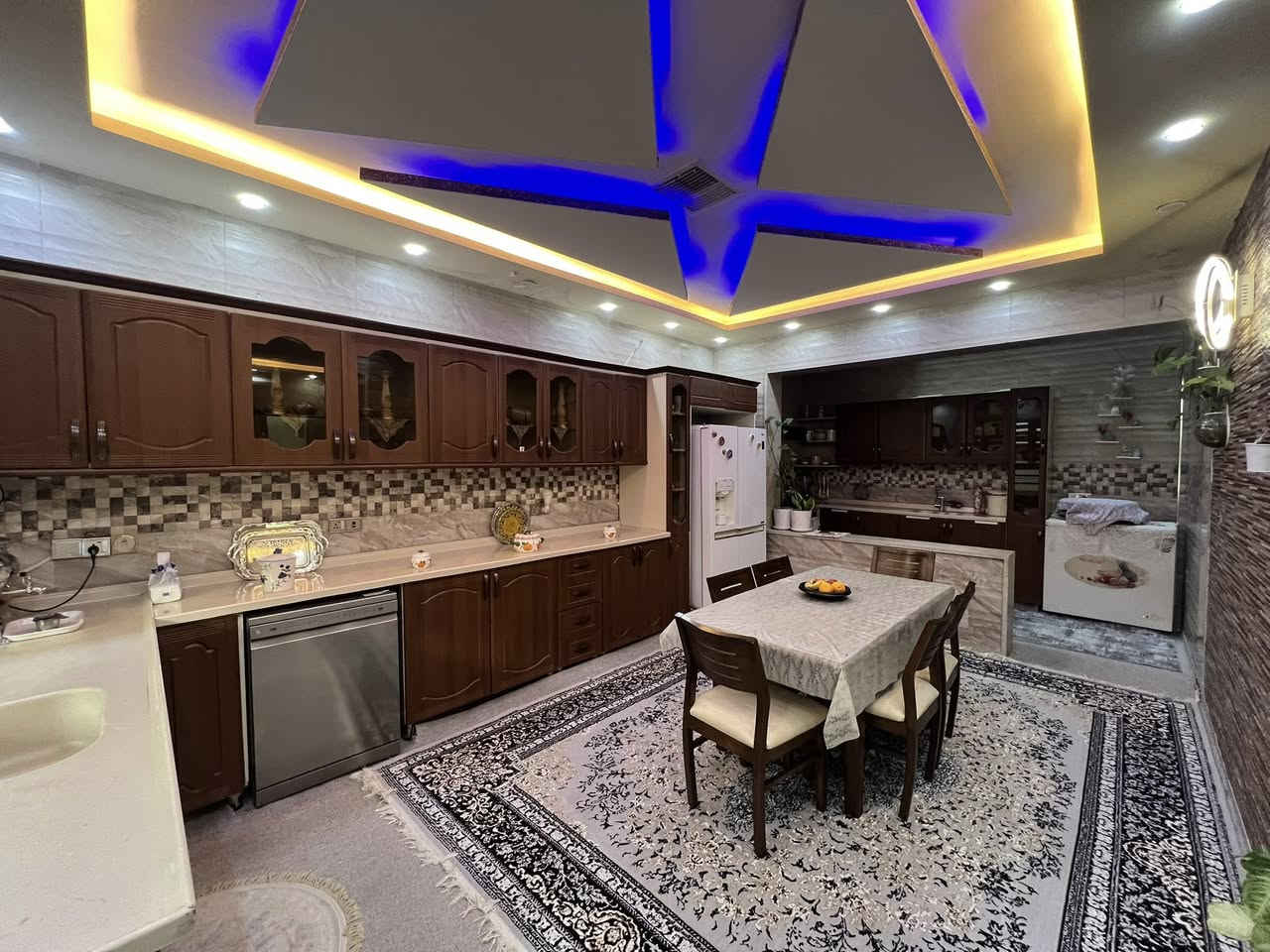 || هەولێر || گەڕەکی 5 حصاروك
VIP🥰🥰
💥🎯#نرخی هه رزان  ||#سعر  رخيص
🏦#خانووی _  تابو...#بيش_شةقامي__12متري   _   || لەموقیعی باش || فول كوالێتی || بۆفرۆشتن 
#نزيك_ماجدي_مول
🌍#شوێن || هەولێر || گەڕەکی 5 حصاروك||
  
🧱#ڕووبەری||   170متر   مربع
شةقامي -12 مترية  
🗄#پێک هاتوەلە||  5 ژوری نوستن مطبخ  وطبخ عمل و 2 هۆل و  دیوةخان 4 حمام   بیتونە 

💰#نـــرخ  || 
📠#بۆ پەیوەندی کردن
📴فایبر واتساب ***********
📴فایبر واتساب *********** 
ـــــــــــــــــــــــــــــــــــــــــــــــــــــــــــــــــــــــــــــ

🏦#بيت_  طابو .. #مقابل_شارع___12متر🌲 VIP ||موقع ممیز  || فول 
موصفات   || للبیع
قريب  ماجدي مول
 🌍#الموقع ||  اربیل|| حي خمسة حصاروك||
 
🧱#المساحة ||  170متر مربع 

🗄#یتکون بیت ||  5 غرفة نوم مطبخ  مطبخ عمل و استقبال  و 2 صاله  و 4 حمام بیتونە  

💰#الســعر || 
📠#للاستفسار اتصلوا ........
📴فایبر واتساب ***********
📴فایبر واتساب***********
