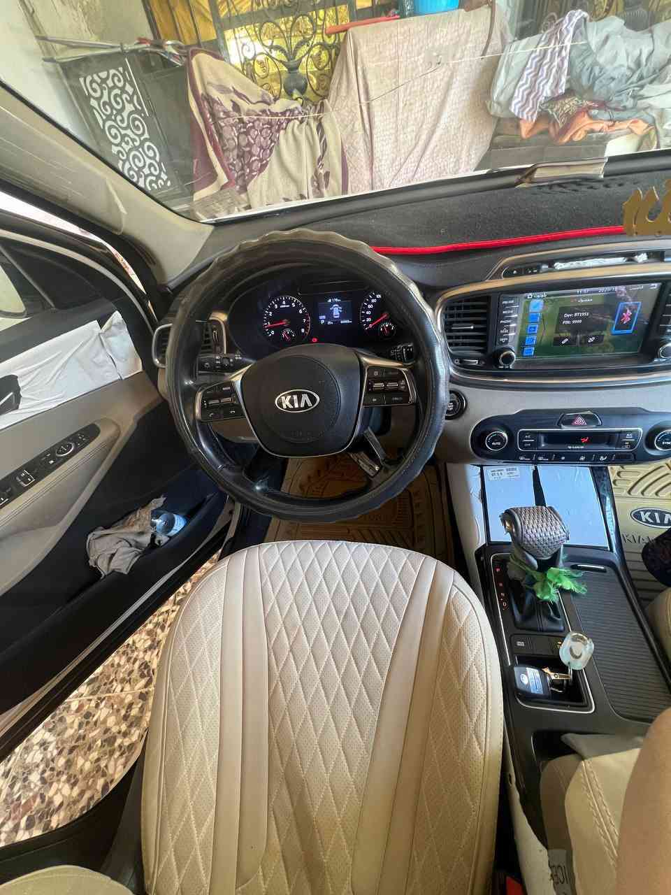 السلام عليكم  

 بدي وشاصي ومكينه وكير سيارة مكفوله عامه 

كيا سورنتو موديل 2018 شكل العشرين  خليجي محرك مكفول كير مكفول 

السيارة 

6سلندر 7 راكب 3 قطع تبريد 

حساس امامي خلفي 

 تخم تاير جديد وباتري جديد جنطه كهرباء

السيارة ماشيه 68

255مجال  حك جيه 

‭٠٧٨١ ٢٧٩ ٠٨٠٣‬ / رقم الهاتف
‭٠٧٧١ ٢٣٠ ٥٢٨٢‬

بغداد  النهروان 💙❤️
