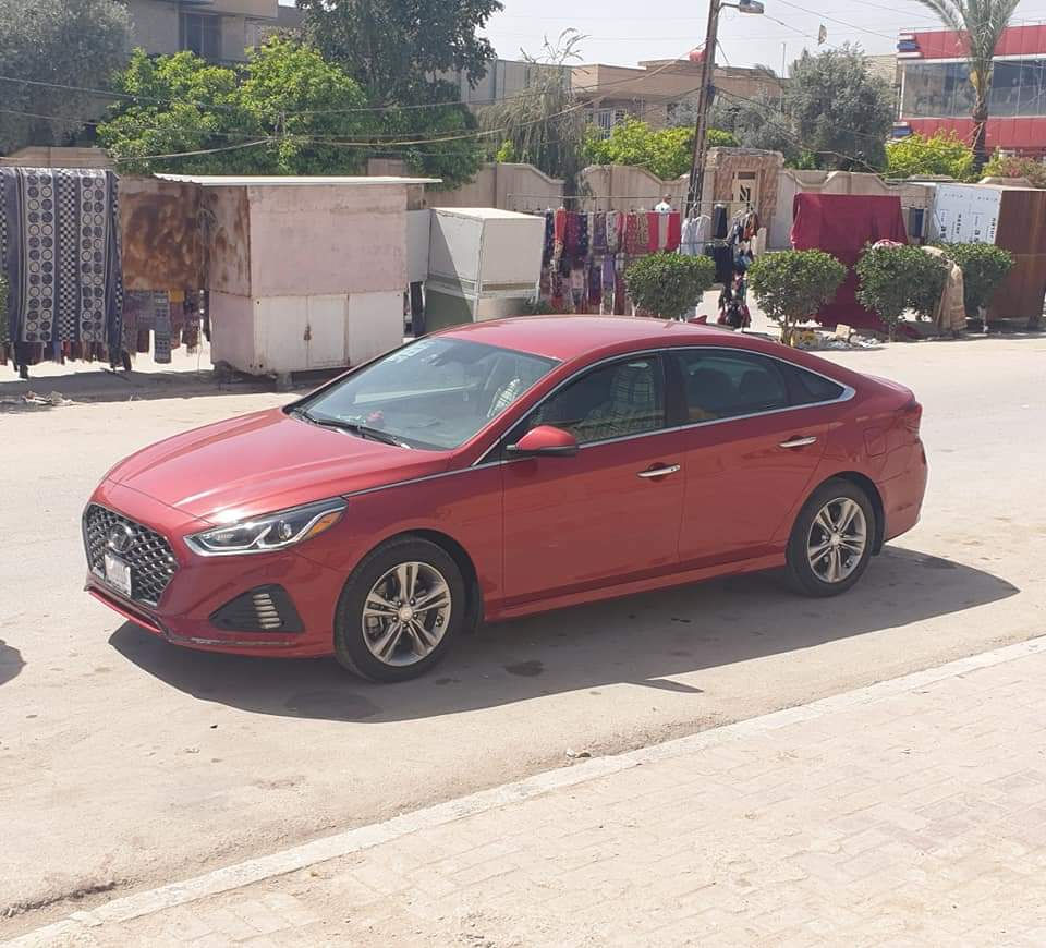 تحياتي سوناتا سمارت 2019 وارد امريكي لمتد فول مواصفات رقم نجف باسمي مواصفات السيارة شاحن مبايل واي فاي تبريد خلفي 
جنطة ذكية 
بصمة ابواب وتشغيل 
حساس اطارات رادار امامي وخلفي كامرة امامية حساس جانبي للاجتياز سياقة الية في الشوارع المخططه ويل 17 وهواي مواصفات  بيها السيارة جديدة كلش حادثها جانبي كماموضح بلصورة صبغ الجاملغ الخلفي وباب مبدل والباقي كلة مكفول البجم كبس الشركة  تصليها بلعراق درجة اولى عليها برمجة للبانزين العادي تراي للبصرة بشرط اذا دكت ادونز مرجوعة سيارة سريعة واقتصادية وبالعافية علياخذها مكاني بلنجف سعرها 160ورقة رقم تلفوني *********** النجف, العراق
