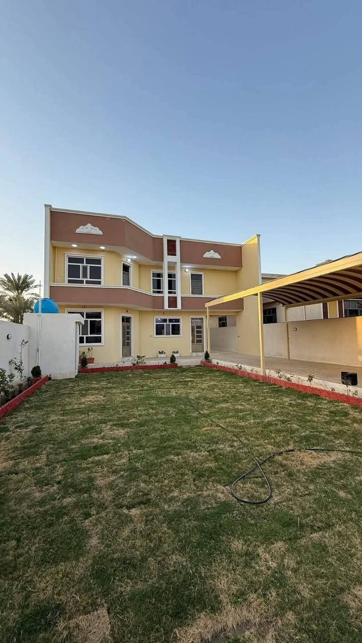 سلام عليكم يوجد بيت للبيع مساحه 600 متر يحتوي على 4غرف نوم واستقبال ومطبخ وصحيات طابو زراعي سند25 تحويل بسم المشتري مباشر العنوان بغداد الراشديه المراسمه الاتصال على رقم ***********
