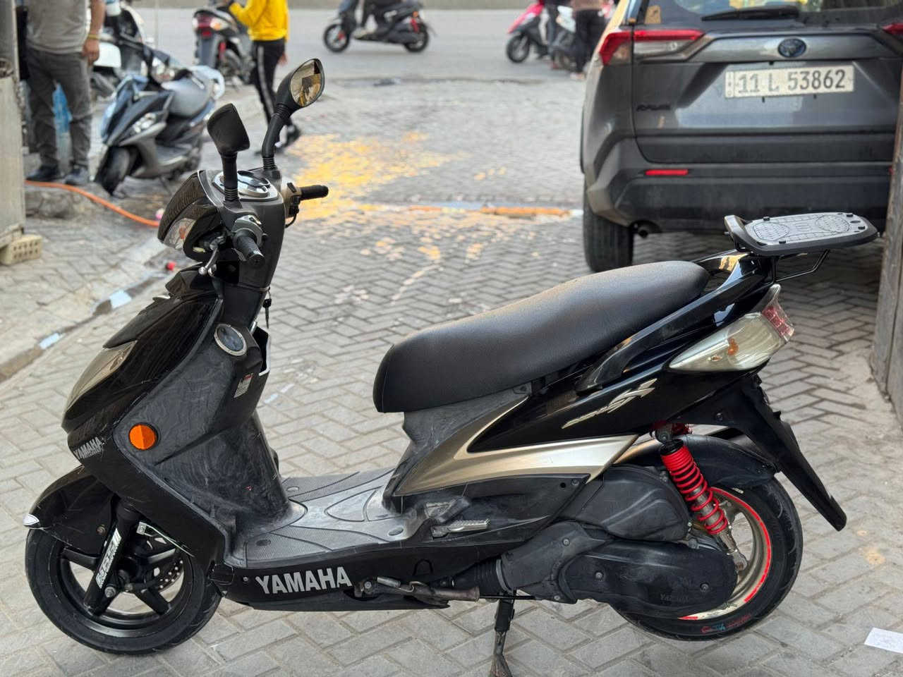 السلام عليكم
دراجة سنكس فحل حديث جديدة 
سرعة 140 خطين نوزل اسلف بلادي 
ام طلاعات ستاند كهرباي حساس 
وراقها ابسمي كفرات اصليه ومختمة 
كفاله عامه من كلشي محرك ناعم ومكفوله 
مكاني بغداد بلبلديات سعر مليون و100
وابيها مجال ***********
شرط جيب فيتر وتعال فحص
