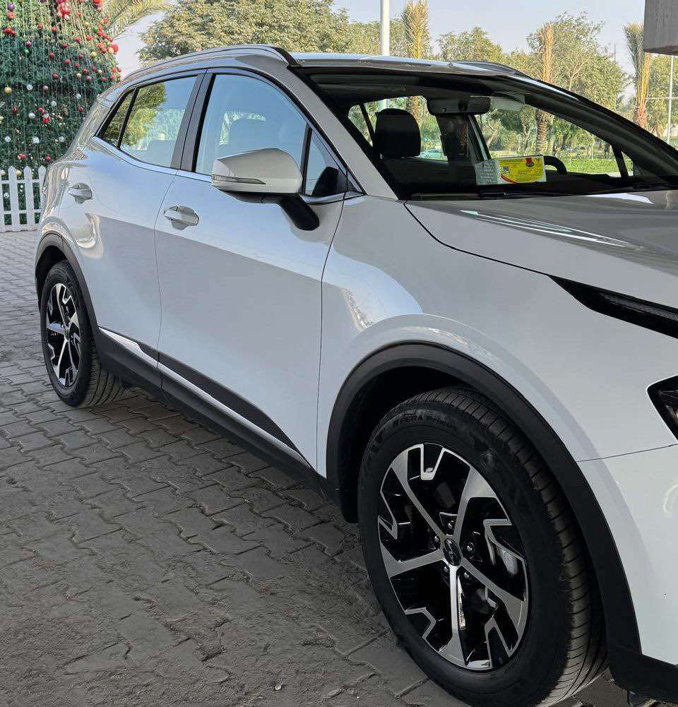 كيا سبورتج 2025 خليجي مكفوله سياره عل وضع زيرو بعدها نص فول سنويه بأسمي ماشيه 10 الف محرك 2000 دوش مكفوله كفاله عامه ....
عنوان سياره بغداد حي جهاد 
السعر ...223... قفل ...
*********** بغداد, العراق
