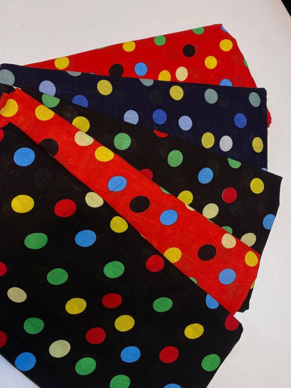 كشمير تركي جمله ٣٥٠٠      موجود مفرد ماعليج الا تختارين القطعه التعجبج وتدخلين وات ساب ***********   يوجد توصيل سريع الاعظمية
