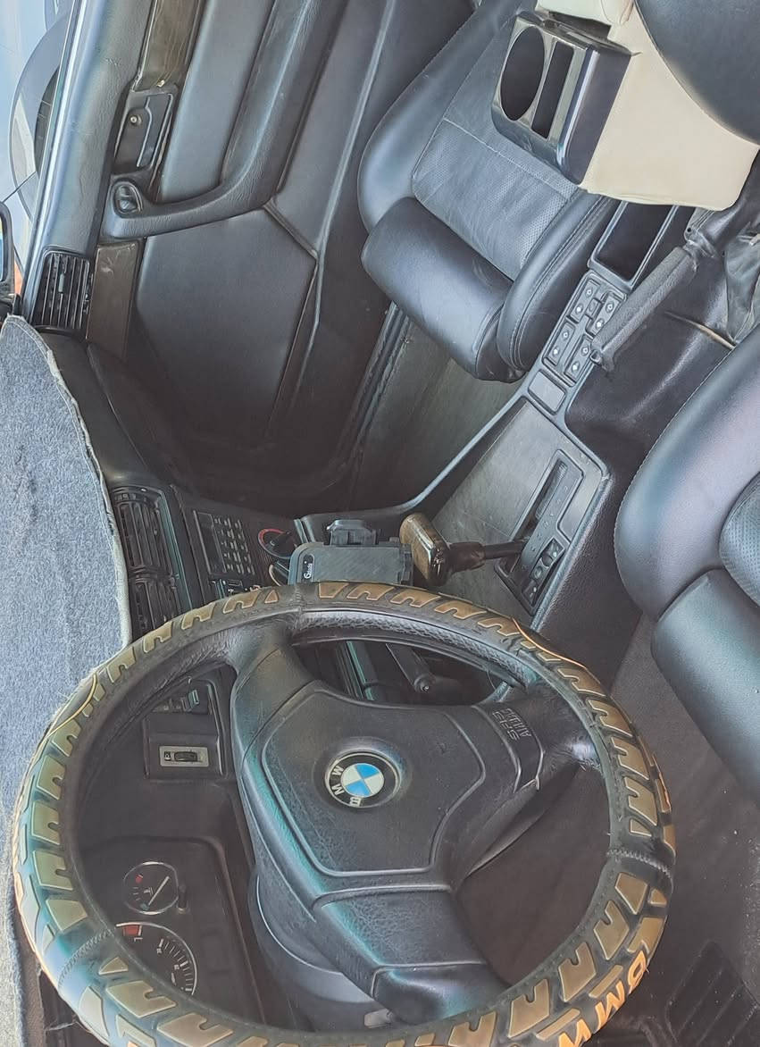 Bmw
525 اصل بليته وسنوية
محرك مسكر تك فانوس v6 
موديل 1995 بجم عريض
رقم بغداد باسمي سنوية 27 هزة جديدة 
كير محرك تبريد حدادية شرط
سيارة جاهزة مال جناي 
فتحة 
كشنات جلد رياضي
غرفة نظيفة 
السعر 68 $
***********  مكاني حلة
