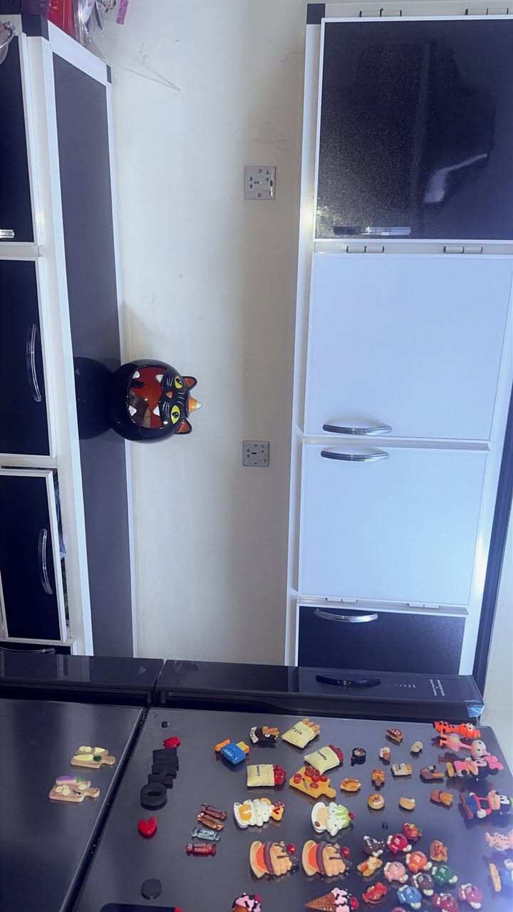 السلام عليكم 
كاونتر للبيع السنك مرمر 
السعر ٥٥٠الف 
مكان منصور داوودي 
اي كسر مابي 
تلفون ***********
