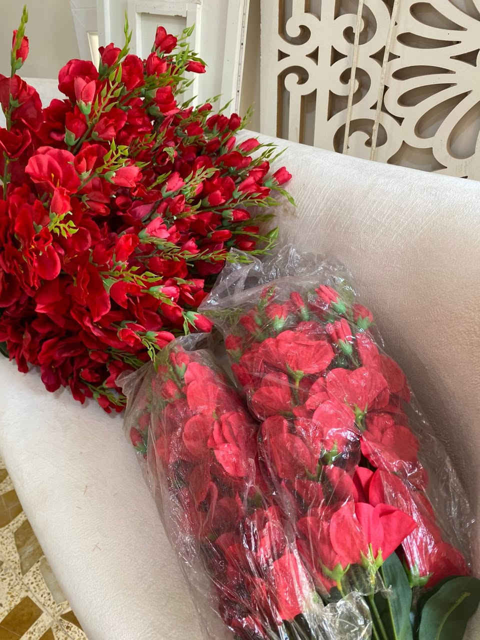 غراض كوشه كامله باقات ورد وشازلون ومسرح✨
مستخدمه فقط مرتين 
***********

ورد احمر 38 
الورد البيض 20 مسكه 
الورد البنفسج 45 مسكه 
الورد لربيعي 35 

ابيع كامل 📍مكاني صلاح الدين تكريت
