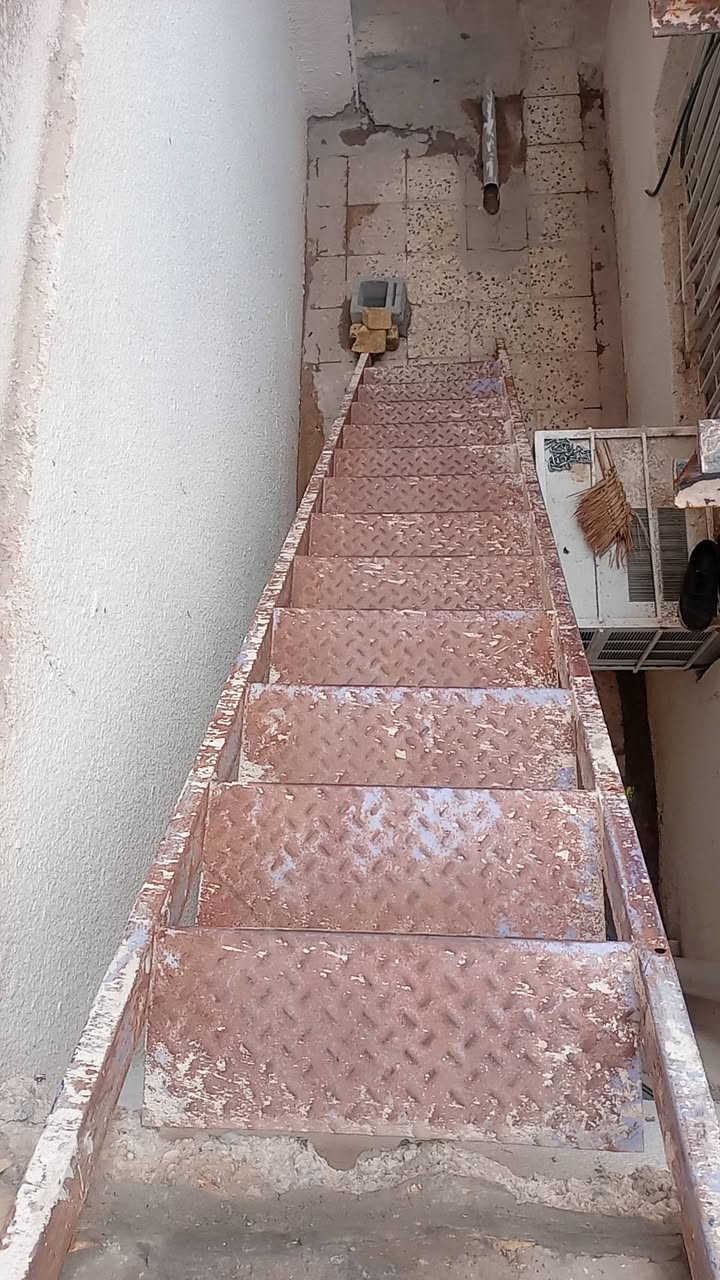 السلام عليكم
درج خارجي للبيع
طول الدرج كامل ٤ونص متر
 طول الباية ٦٠سم
عرض الباية ٢٥سم
 الارتفاع بين باية وباية ٢٢سم
تفصال تزكام
السعر ١٧٥وبي مجال
مكانه بالكوت داموك


**إذا كنت صاحب هذا الإعلان وتريد حذفه لأي سبب، رجاءا أرسل رسالة إلى الدعم الفني**