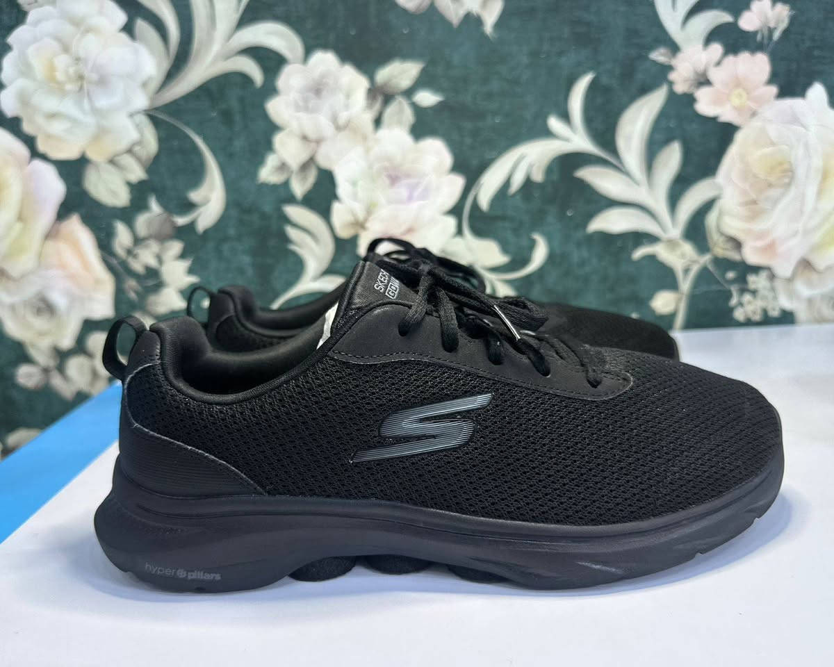 سكجرز اصلي وكالة 
قياس 40 القدم 26 
طبي السعر 25 
النضافة تامة


**إذا كنت صاحب هذا الإعلان وتريد حذفه لأي سبب، رجاءا أرسل رسالة إلى الدعم الفني**