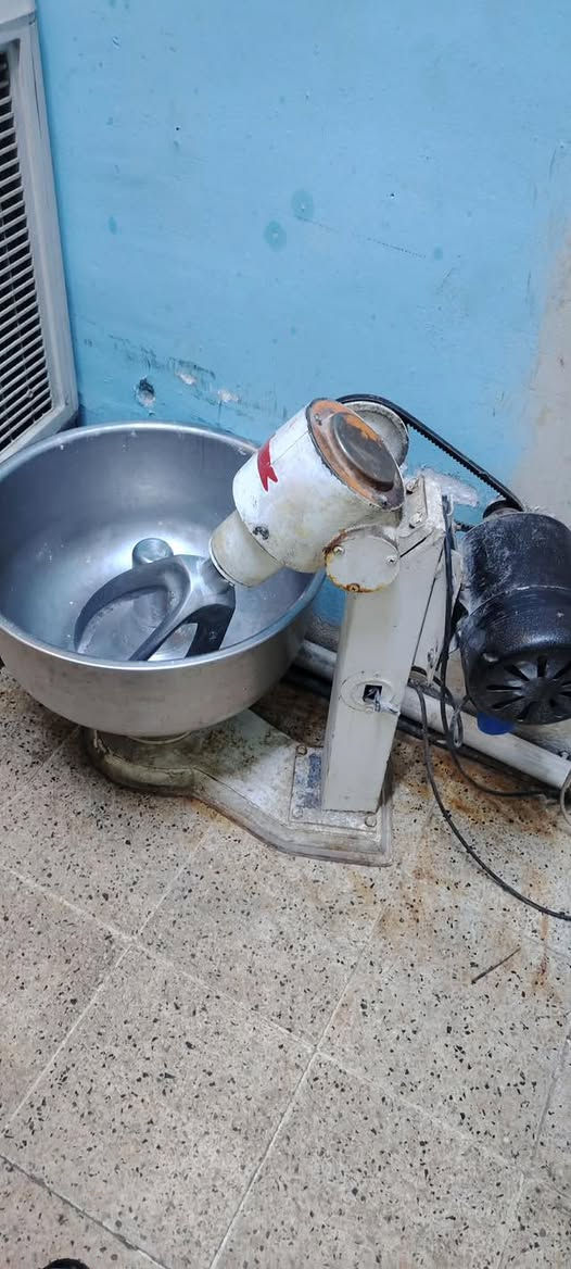 السلام عليكم فرن دورا للبيع ايراني باب اول شغال جاهز
باقي الاغراض هم للبيع

مكان الموصل 

 تفاصيل اكثر اتصل ***********
***********
