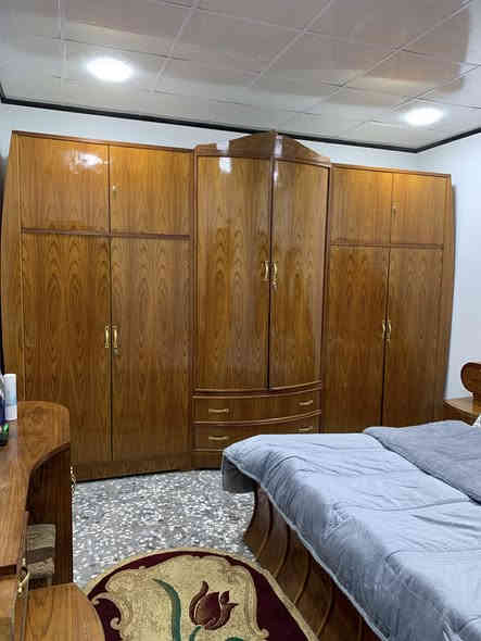 للبيع غرفه خشب صاج غرفة حلوة ونظيفة للاتصال ***********
