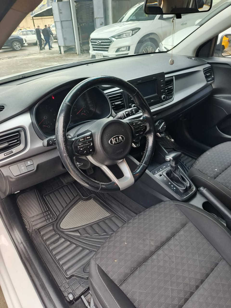 كيا ريو 2020 ماشي 113كيلو مو ميل ضرر تبديل بونيد بدون داخل كير اي تي مكينه 16 دوش سنويه جديده  السعر 115 ومجال *********** خاص مجاوب
