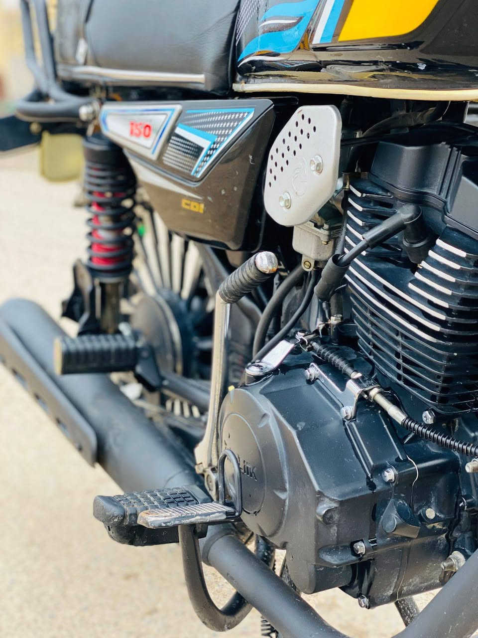 سلام عليكم دراجه ايراني سونك 5كير 
دراجه كفاله عامه 
مكينه شلعه معدل شك الكاع
دراجه خير من لله 
المكان العبيدي 
السعر 750
متوازي ع بيعته
الرقم ***********
